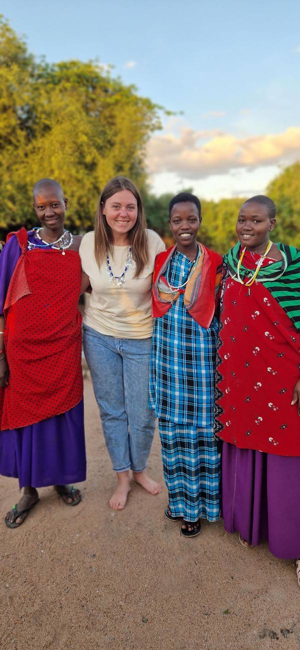 Avec les femmes du village maasaï