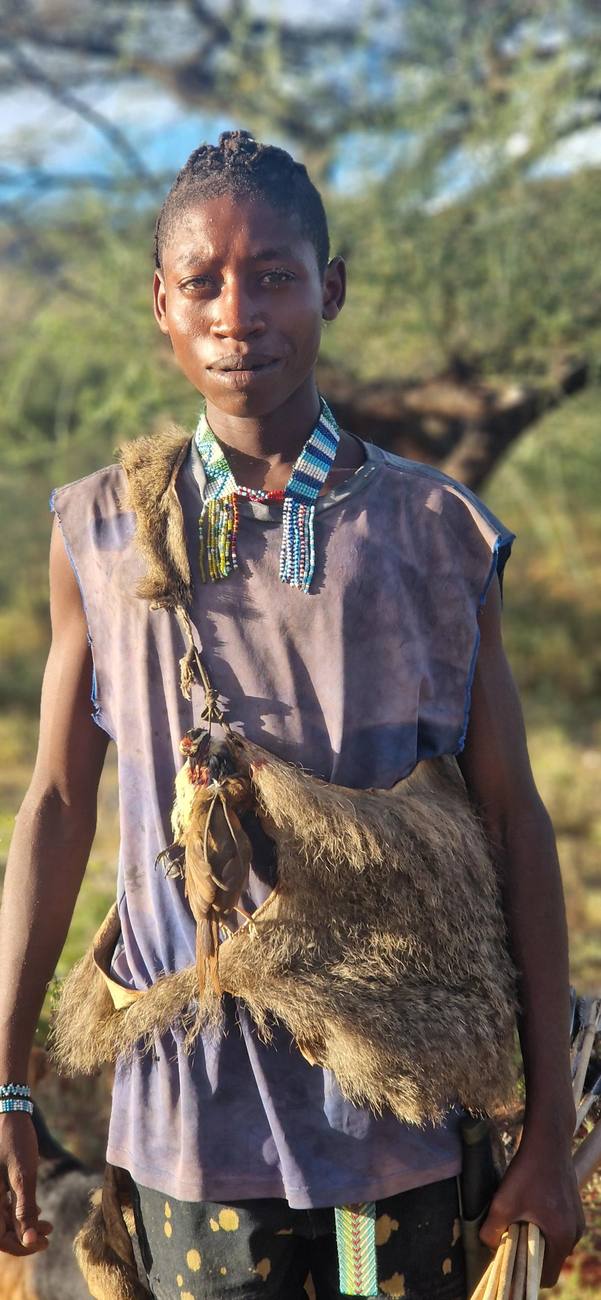 Un jeune chasseur hadzabé